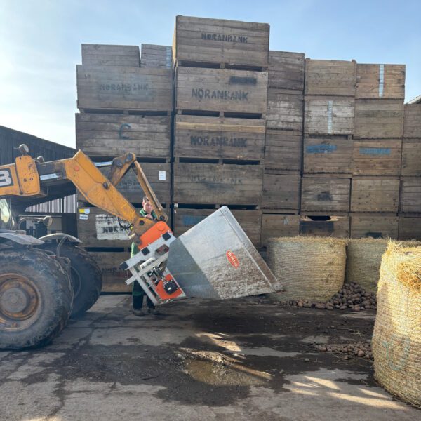 Roots and Grain Feeder for front loader or telescopic forklift